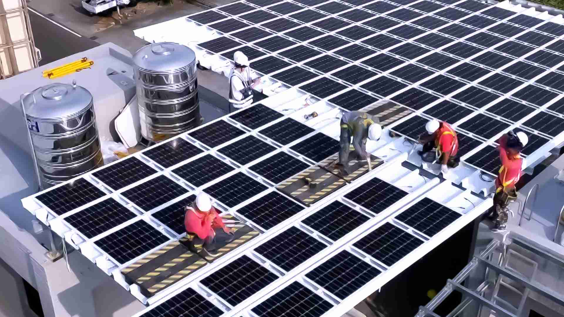 欧陆注册着力于替代能源之技术研发，，，如光电浪板的相关制程、、设备与产品，，，其中所开发之光电整合型浪板，，，，减少传统金属支架安装，，，更提升耐候度，，可广泛运用于多元场域，，，并辅助建筑达到净零碳排目标